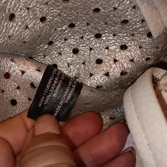 BOTKIER Elegant White Perforated Tote Bag in EUC Comes w Detachable Wristlet - Picture 4 of 17